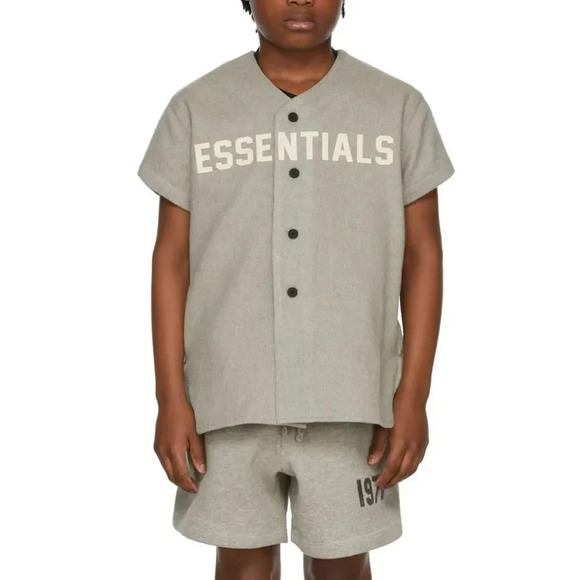 FEAR OF GOD ESSENTIALS Kids Grey Baseball T-Shirt - Picture 1 of 7
